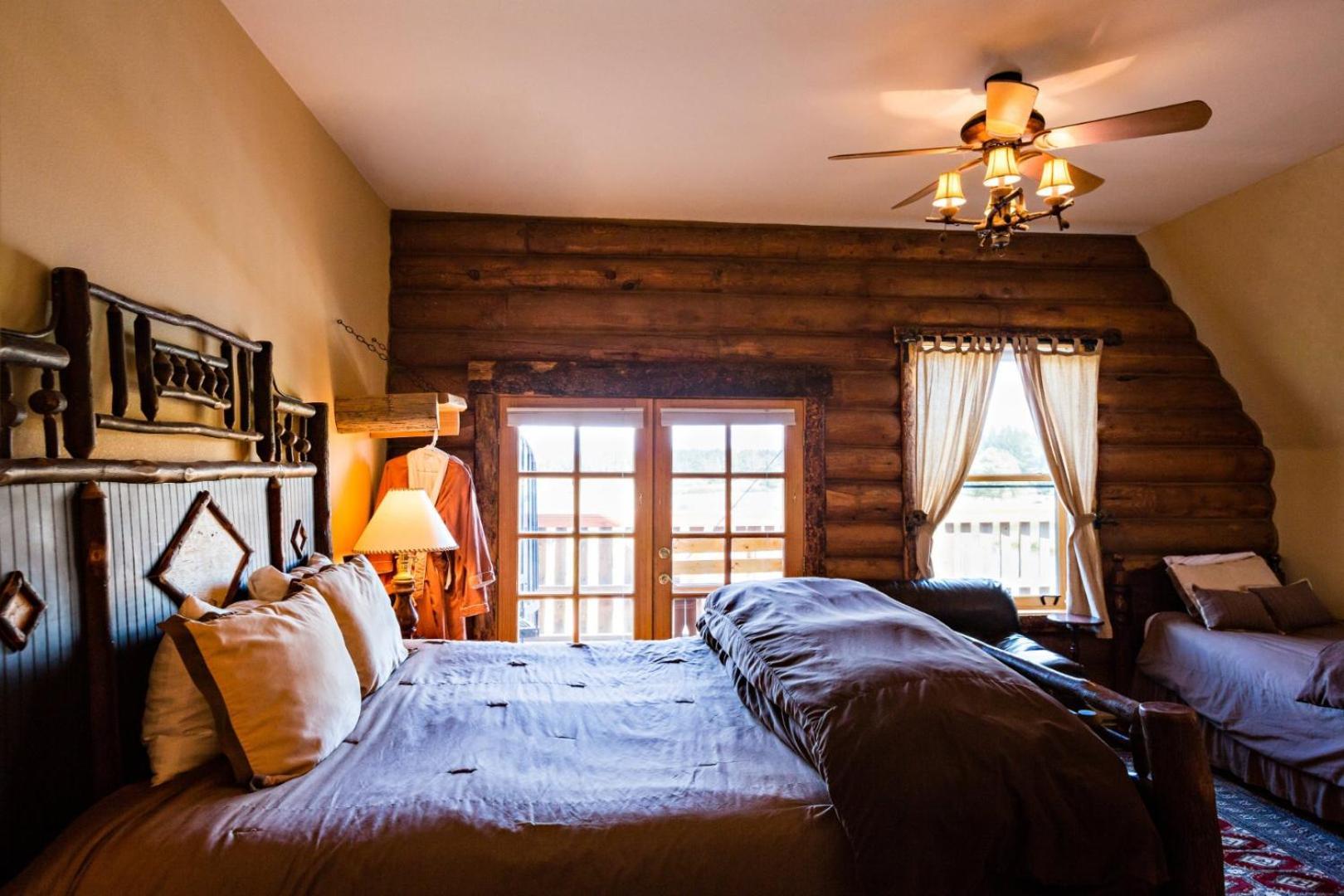 Bar N Ranch Lodge