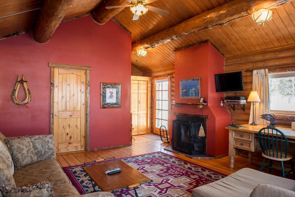 Lodge Bar N Ranch *