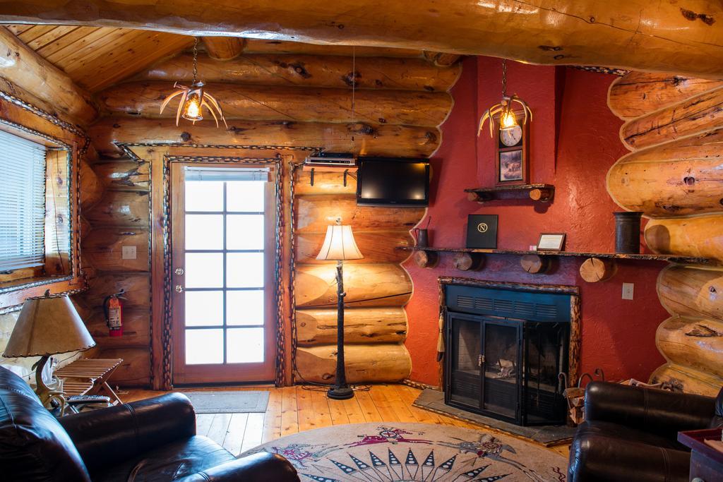 Lodge Bar N Ranch